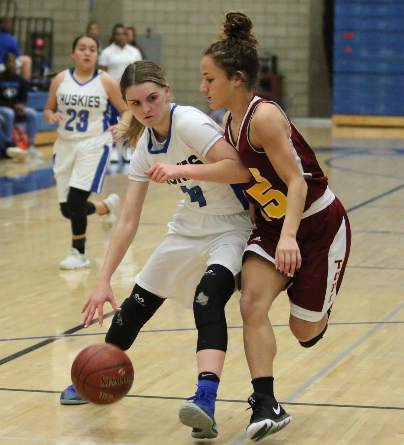 Learning curve: Turnover-prone Huskies drop to 2-6